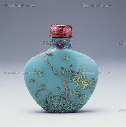 The Cultural Significance of Snuff Bottles The Cultural Significance of Snuff Bottles
